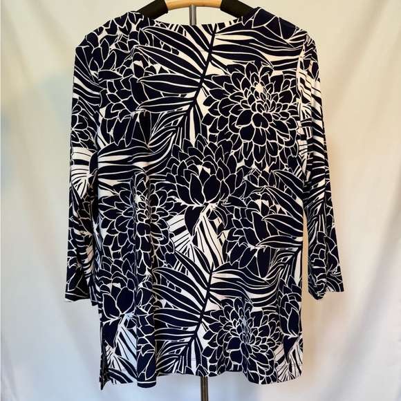 Pappagallo Navy & White Floral Tunic Top PM - Picture 3 of 5